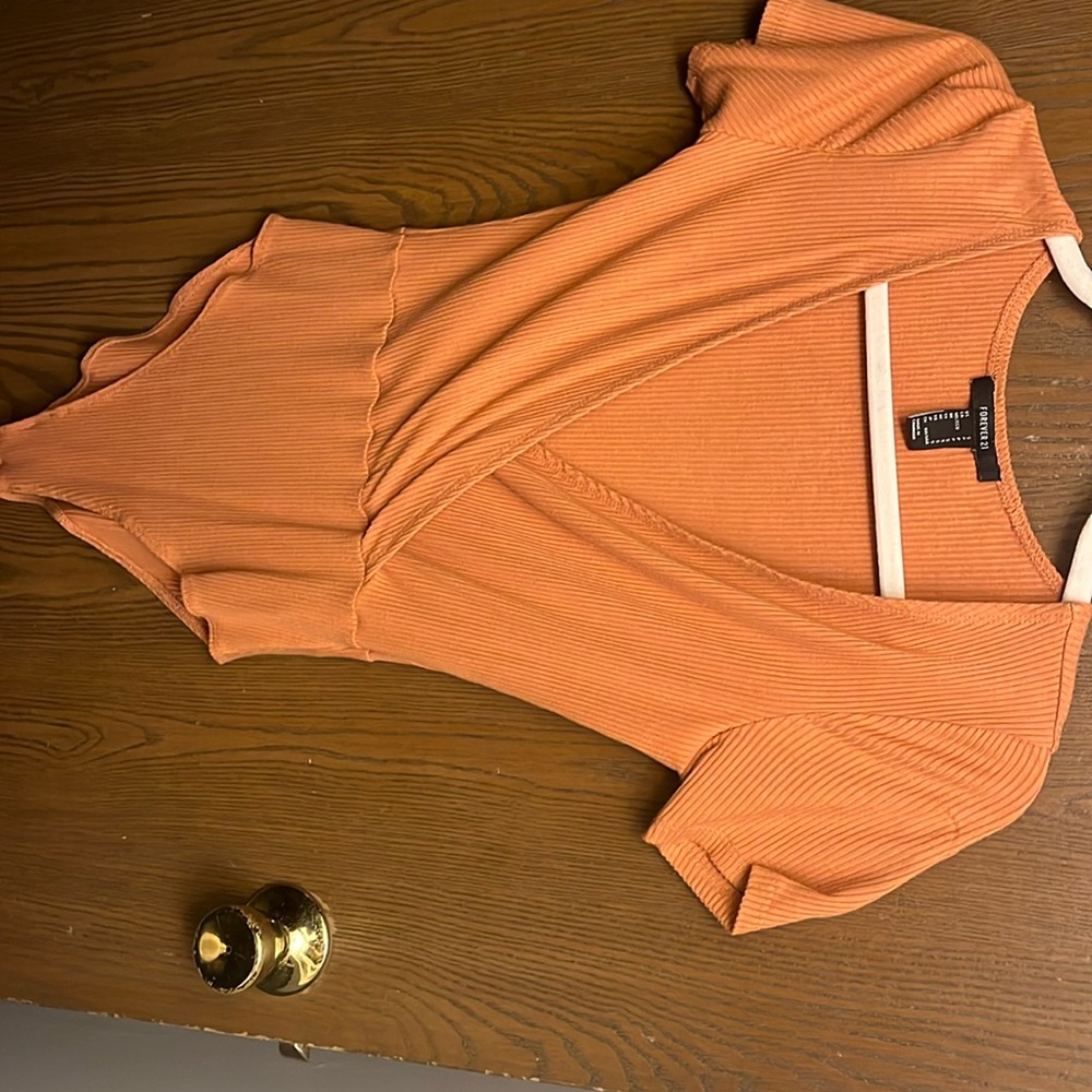 Size:Small, Stretchy will fit a medium,Got it from forever 21.🤗